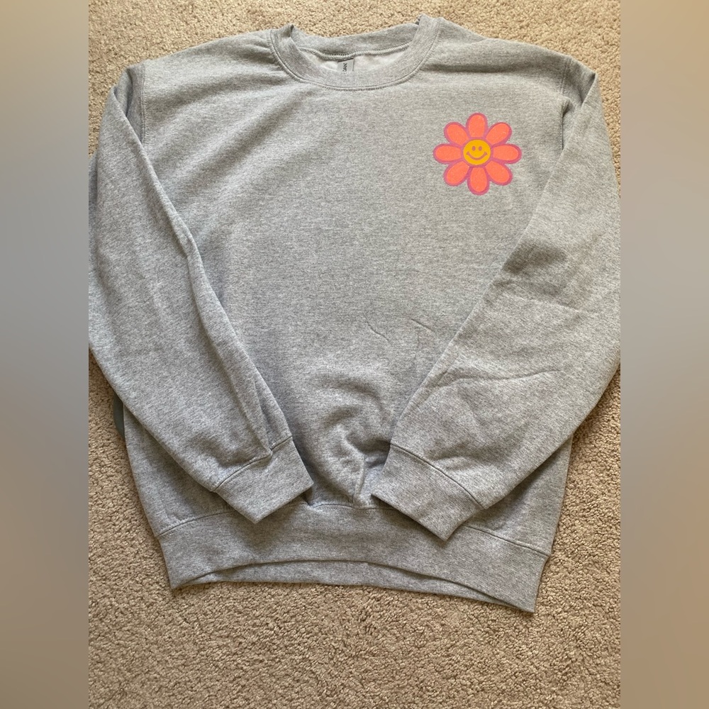 Super cute gray sweatshirt